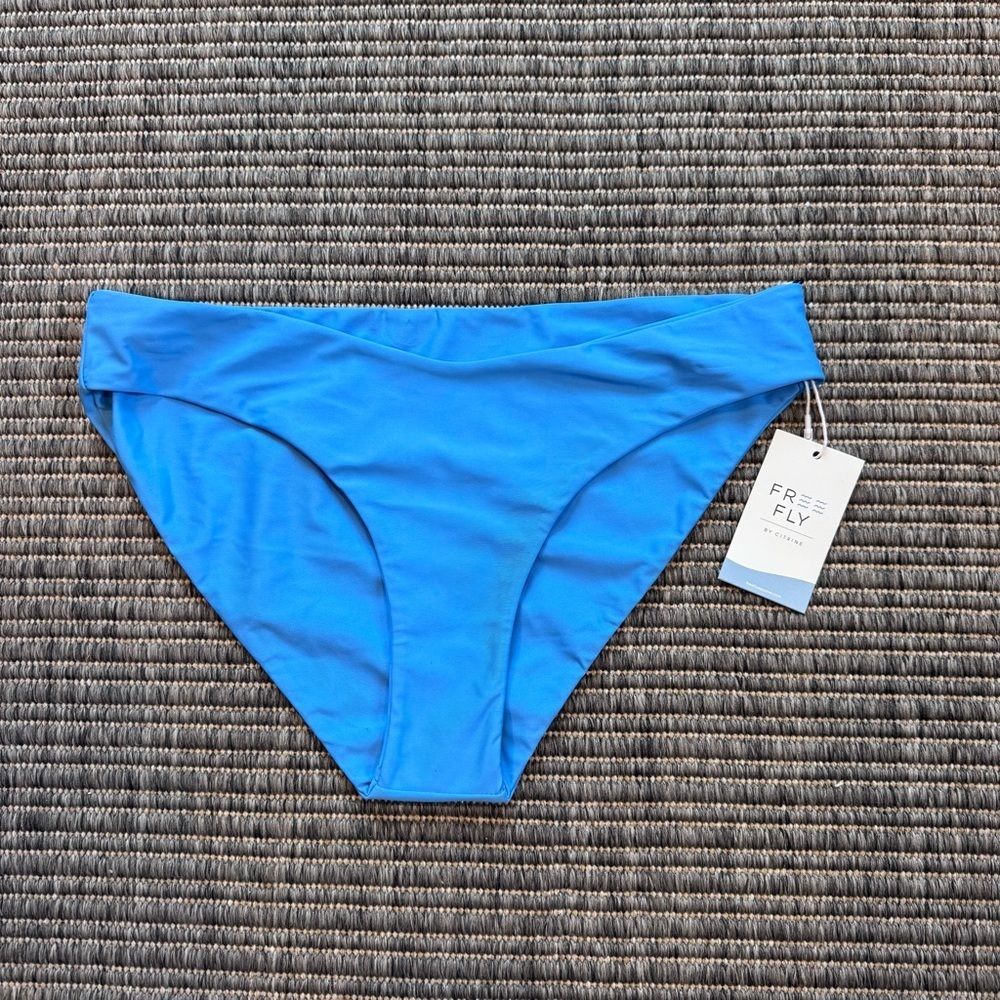 Free Fly Women’s Ultramarine Blue V Bottom